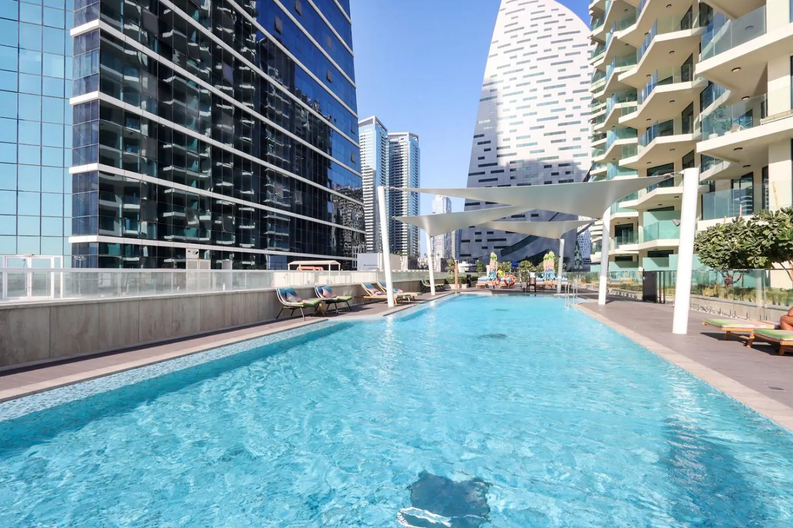Livbnb- High-End 2Br With Dubai Canal View Apartment