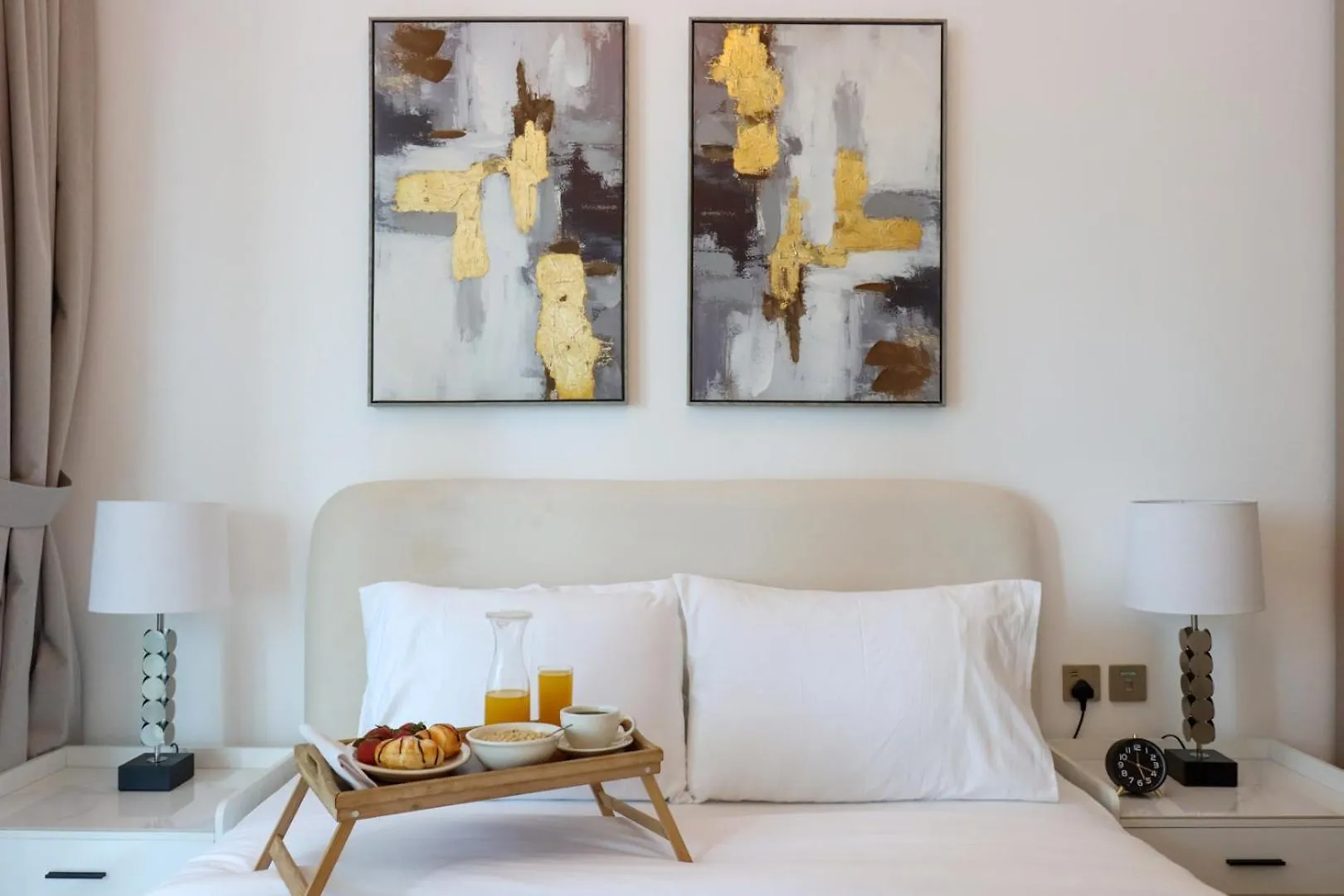 Livbnb- High-End 2Br With Dubai Canal View 0*,