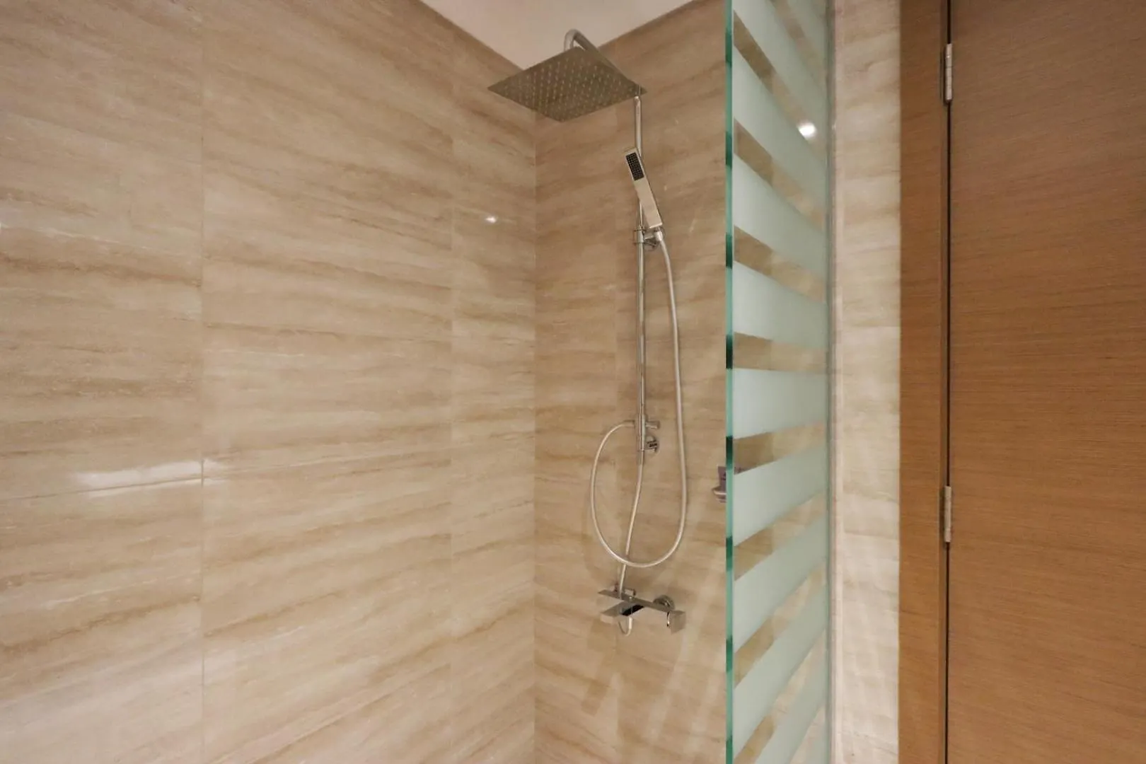 Livbnb- High-End 2Br With Dubai Canal View 0*,