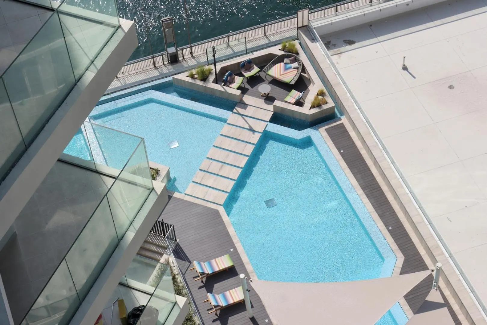 Livbnb- High-End 2Br With Dubai Canal View