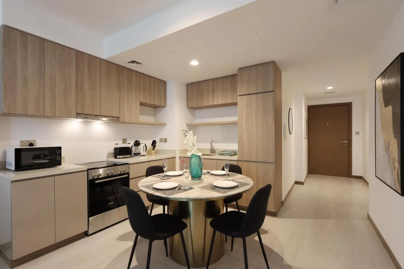 Upgraded 2Br With Dubai Canal Views Apartment